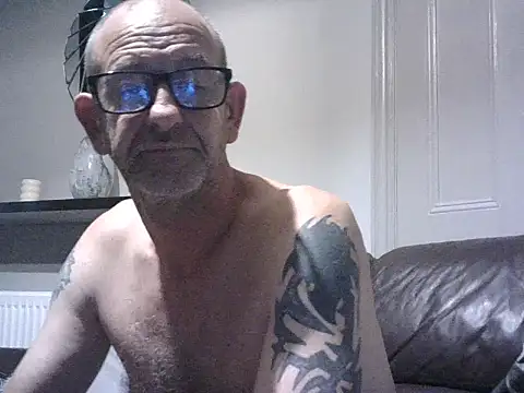 handyandyhandy Chat XXX live
