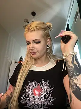 DriveThruCiri Live XXX Chat