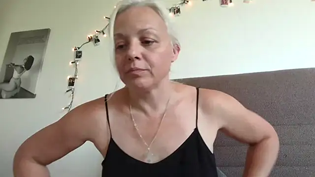 Czat XXX na żywo – Linsy_Kim