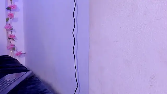 צ'אט XXX בשידור חי של abbiecollins_js