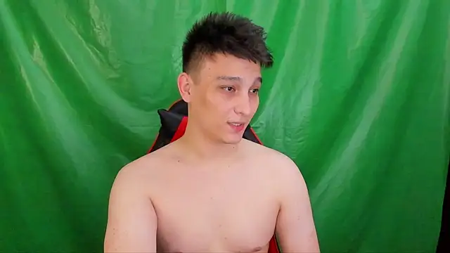 Justin_time111 élő XXX-chatje