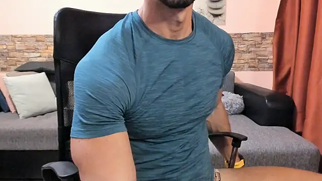 Chat +18 de HotHunkTrainer ao vivo