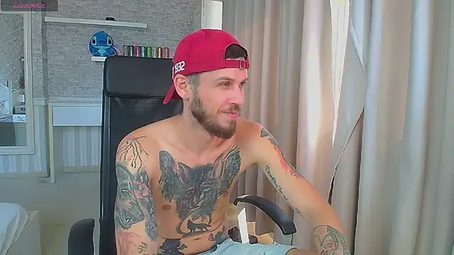 JonahShaw Adlı Modelin Canlı XXX Sohbeti