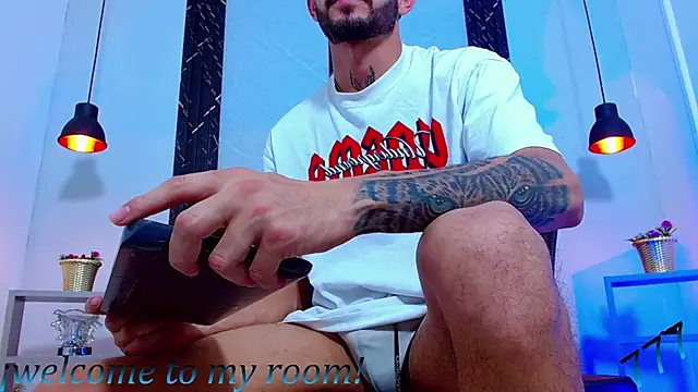 Онлайн чат XXX Erick_Wall