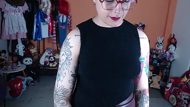 MissMiia2's Live XXX Chat