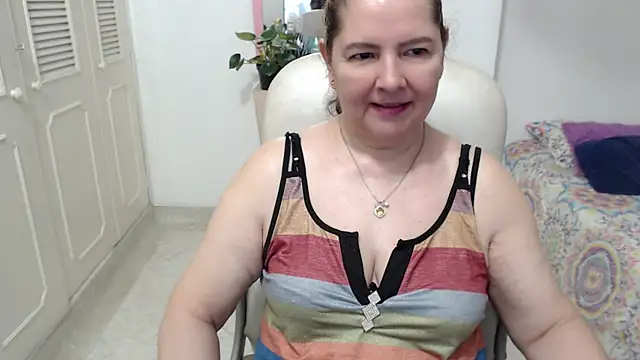 leonela_69 live XXX chat