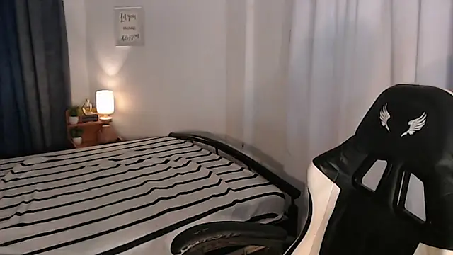 asian_dai Adlı Modelin Canlı XXX Sohbeti