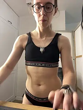 Chat +18 de MartiniiSelenna ao vivo