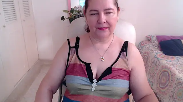 leonela_69のライブXXXチャット