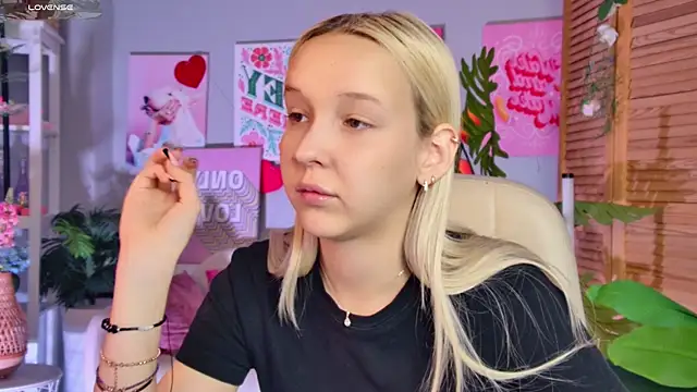 MaoqiBeverly's Live XXX Chat