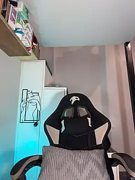 צ'אט XXX בשידור חי של AsianMilfSheryl