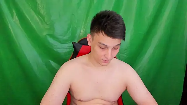 Justin_time111 Adlı Modelin Canlı XXX Sohbeti