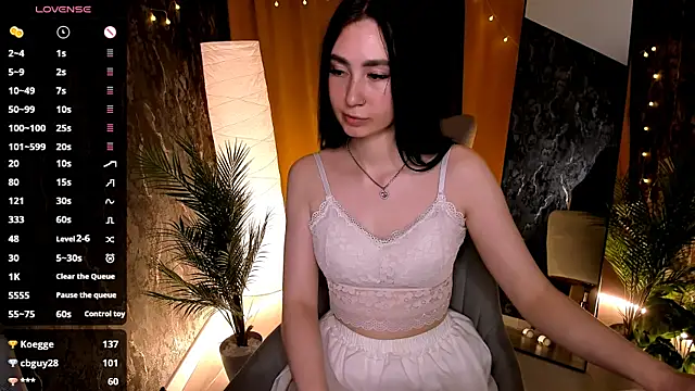 EmiMimi_ élő XXX-chatje