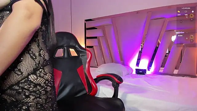 Živý XXX chat EmilyJhons__