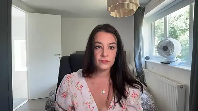 yourcassiexo's Live XXX Chat