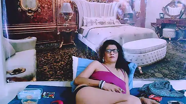 XXX chat uživo modela IndianAllure
