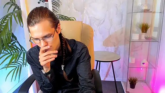 WillFobos Chat XXX live