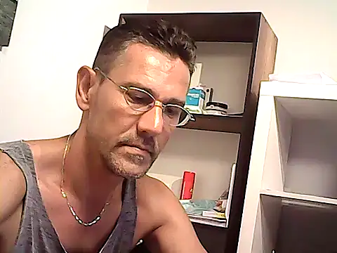 mastercharisma35 Adlı Modelin Canlı XXX Sohbeti