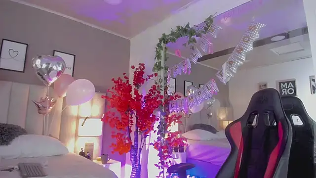 Czat XXX na żywo – Kiara_Kismet_