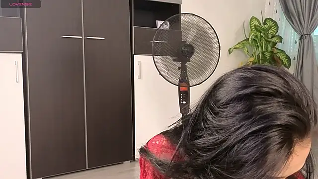 AmaraCross' Live XXX Chat
