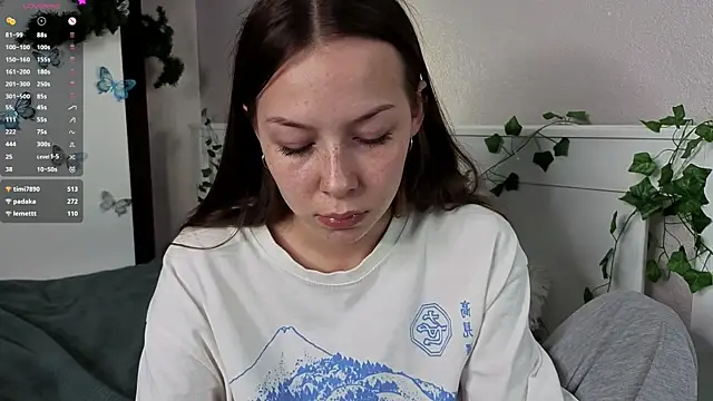 BlushinBloom's Live XXX Chat