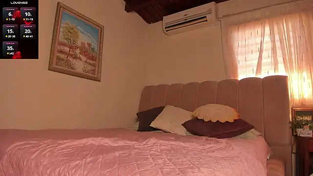 Whitekitty-exe live XXX chat