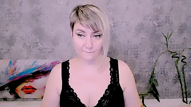 XXX chat uživo modela Djullia