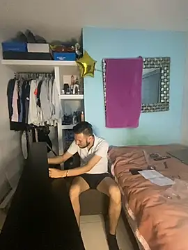 Alexitho25's Live XXX Chat