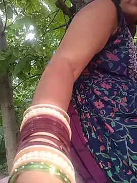 YOURBHABI143's Live XXX Chat