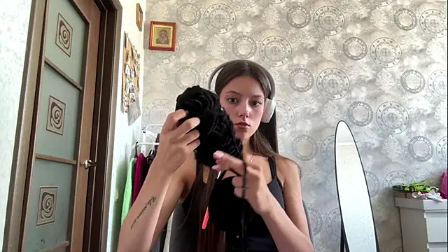 EdnaHoltkamp Adlı Modelin Canlı XXX Sohbeti