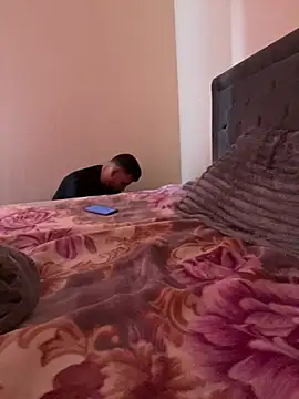 Robynson97 Adlı Modelin Canlı XXX Sohbeti