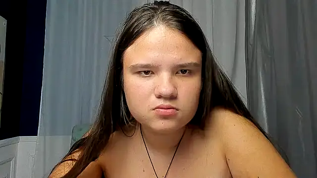 AdeleCruz Chat XXX in diretta