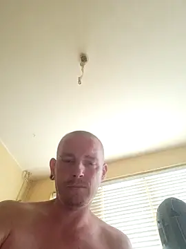 piercingpik Live XXX-chat
