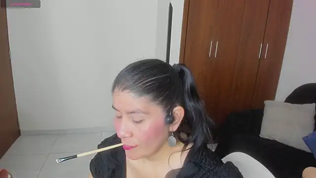 Chatroom XXX en direct de kiraGeiner