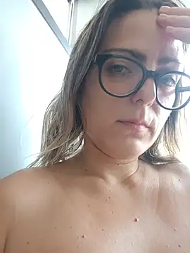 dolcehelena993's Live XXX Chat