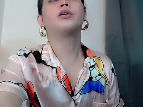 creamy_cat19 Adlı Modelin Canlı XXX Sohbeti