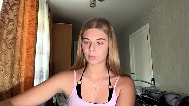 HoneysPieen Live XXX chat
