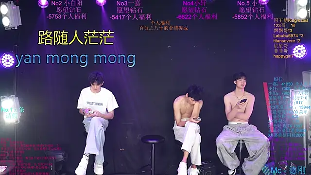 Zouzouboy-001's Live XXX Chat