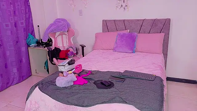 Chatroom XXX en direct de NahomyEvans