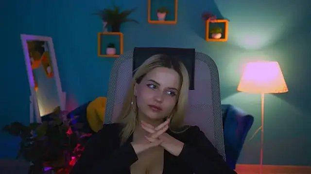 AliceSilvia_ Adlı Modelin Canlı XXX Sohbeti