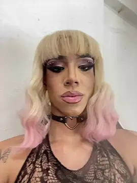 briana_sex32's Live XXX Chat