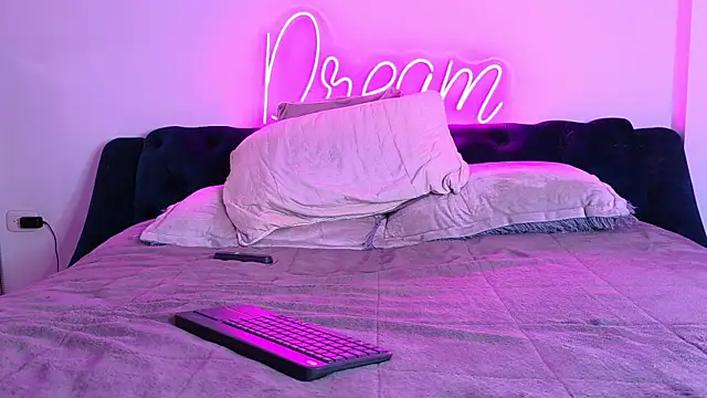 Bimbo_sofi Live XXX Chat