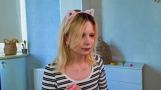 Chat +18 de DemetriceCreselious ao vivo