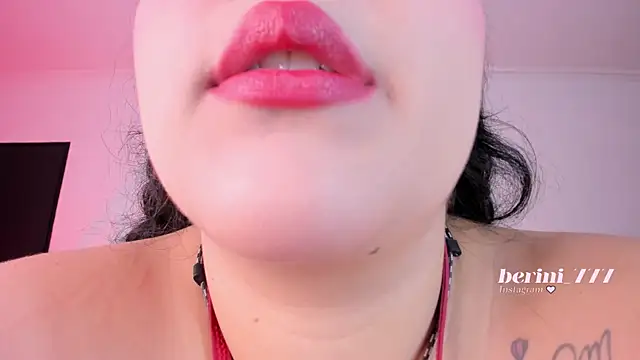 AmberiniHoffman's Live XXX Chat