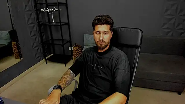 Онлайн чат XXX LoganStroud