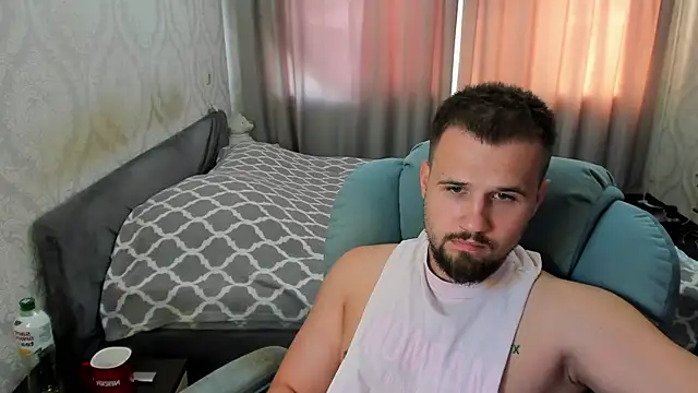 Vladik_b's Live XXX Chat
