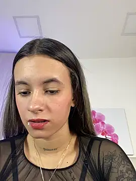 دردشة JuliaColemann الجنسية المباشرة