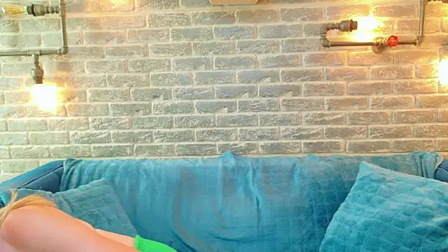 LisaCaprice's Live XXX Chat