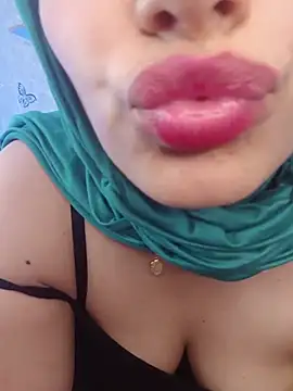 XXX chat uživo modela Shana-Jamil