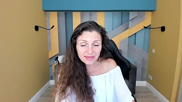 EllaLong 即時 XXX 聊天